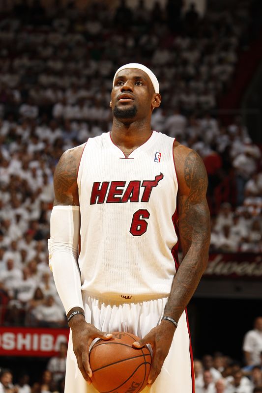 查理-亚当：麦克托米奈的精彩倒钩足以比肩齐达内的天外飞仙（亚当盛赞麦克托米奈：这记倒钩堪比齐达内的天外飞仙）