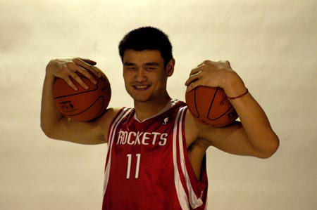 浙江vs海牛：双方均4外援首发，王钰栋出战，汪士钦替补（浙江对阵海牛：两队皆四外援先发，王钰栋出战，汪士钦替补）