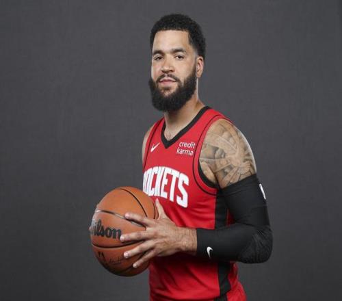 格莱姆斯＆乔治发挥出色，76人收获客场三连胜（格莱姆斯、乔治状态火热，76人豪取客场三连胜）