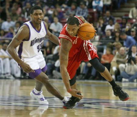 意媒：曼联只想纯租借梅努，球员本人愿意以此方式前往意甲（意媒称曼联仅愿外租梅努，球员同意以租加盟意甲）