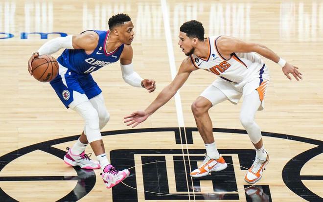 库里：我又不能从别人头顶飞过去，所以必须打得更有技巧（库里：跳不过对手，只能靠技巧取胜）