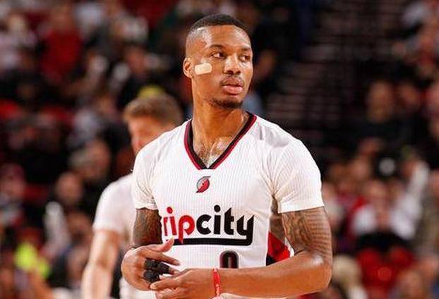 为庆祝美加墨世界杯，与刺客足球鞋融合设计的科8将进行复刻（庆祝美加墨世界杯，融入刺客足球鞋元素的科比8即将复刻）